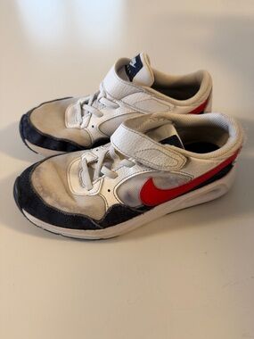 Nike Kids White Sneakers with Red Swoosh and Black Trim size 3